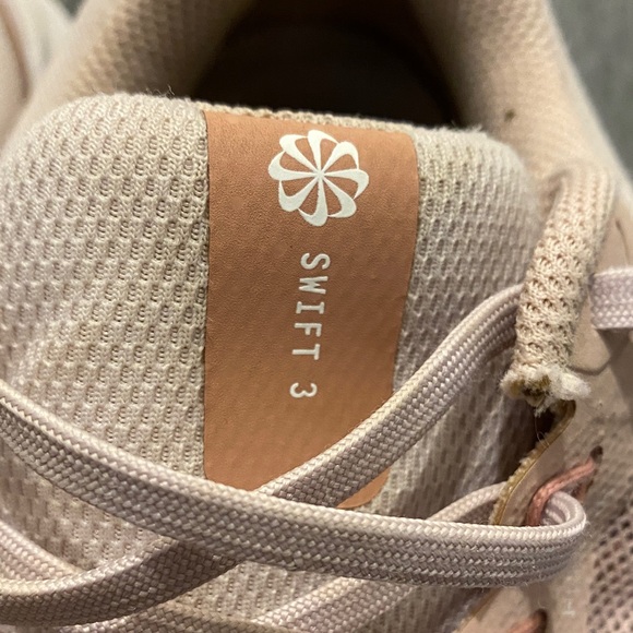 Nike Women's Pink Mesh Sneakers - Picture 2 of 6